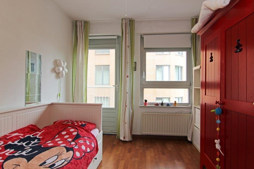 Appartement met balkon in stadsgebouw – foto 9