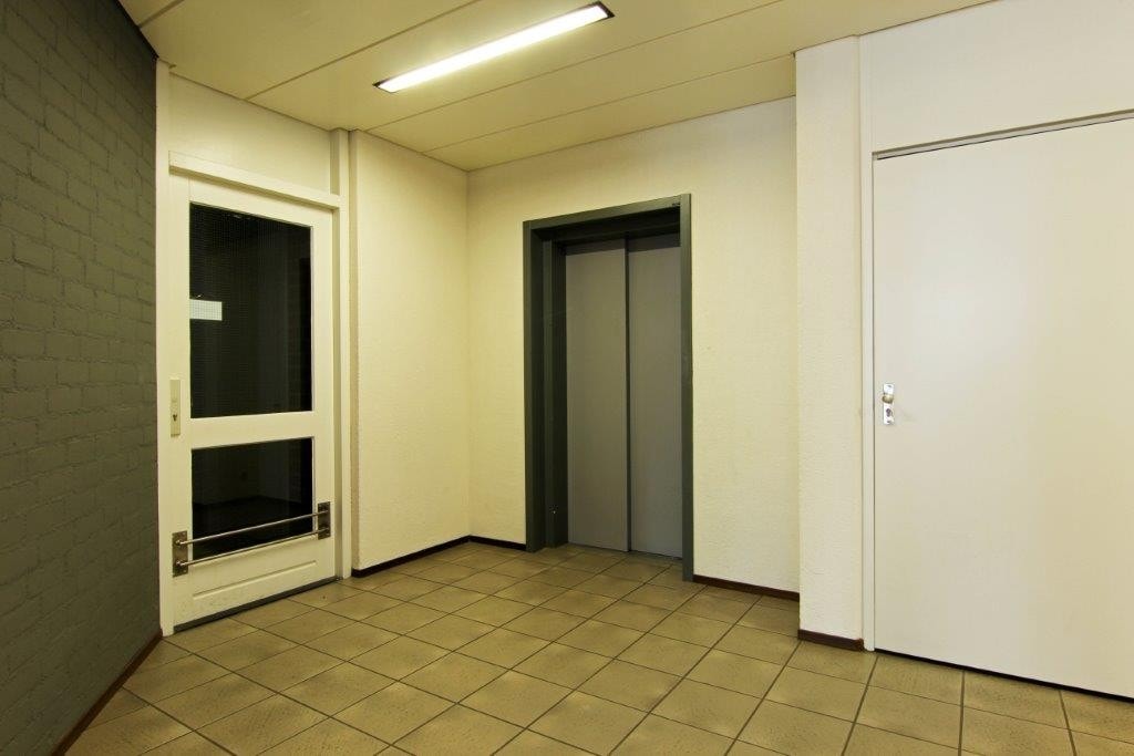 Appartement met balkon in stadsgebouw – foto 5