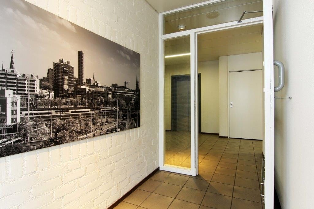 Appartement met balkon in stadsgebouw – foto 4