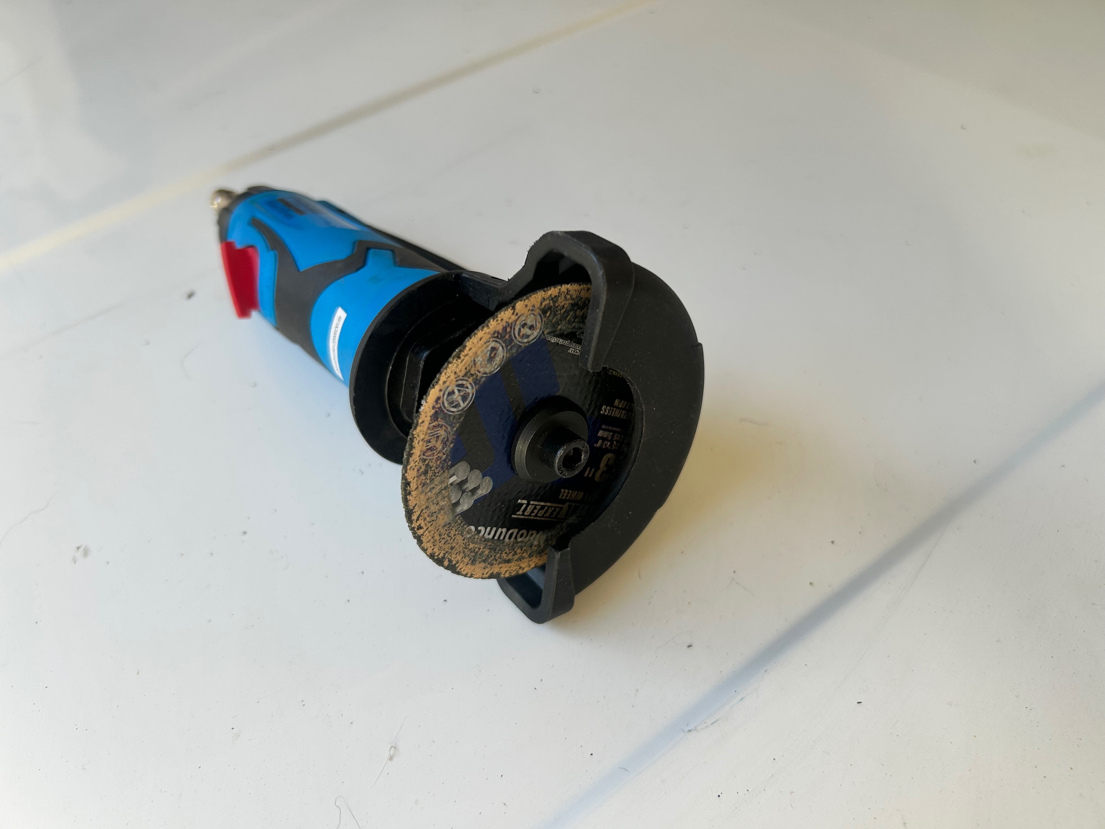 pneumatische haakse slijper / doorslijpmachine – foto 1