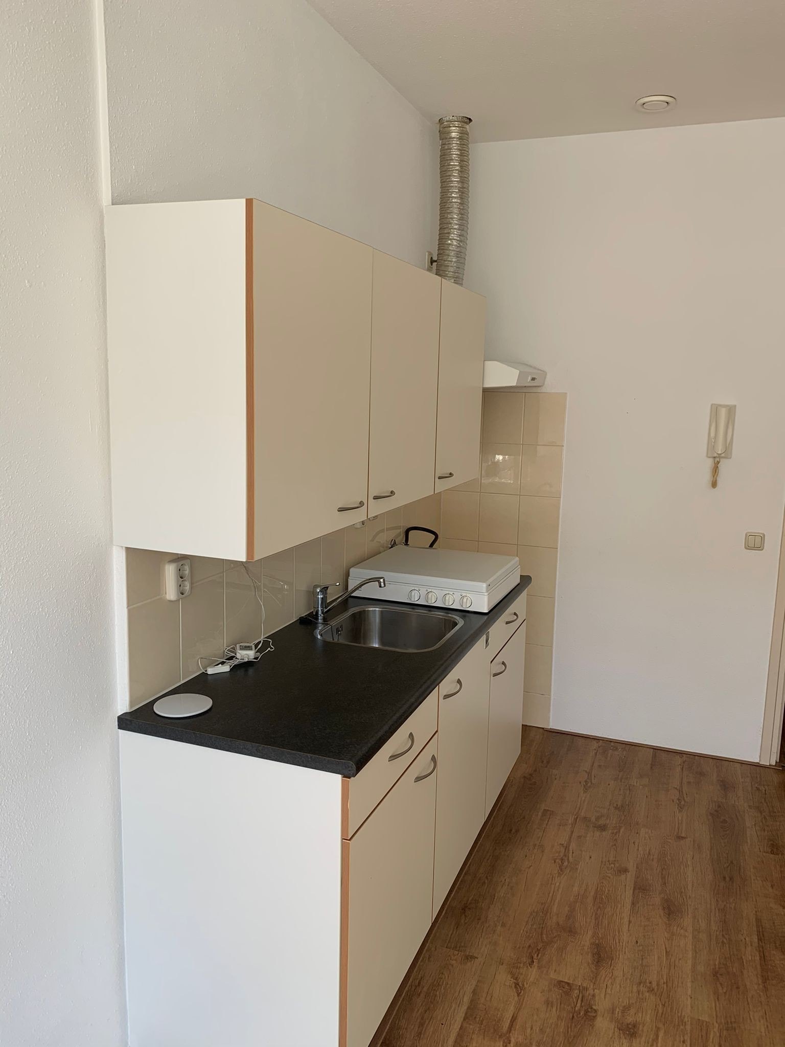 Lichte, gerenoveerde appartement in rustige woonwijk – foto 5
