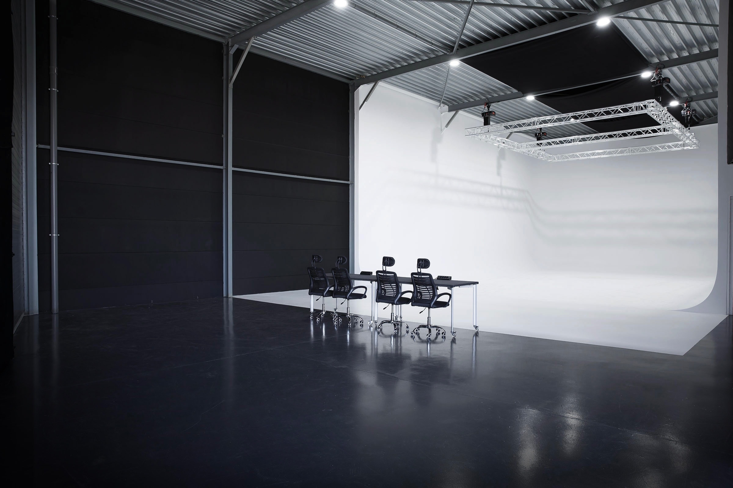 Filmstudio Breda — 250 m² met 15 × 10 m infinity wall – foto 2